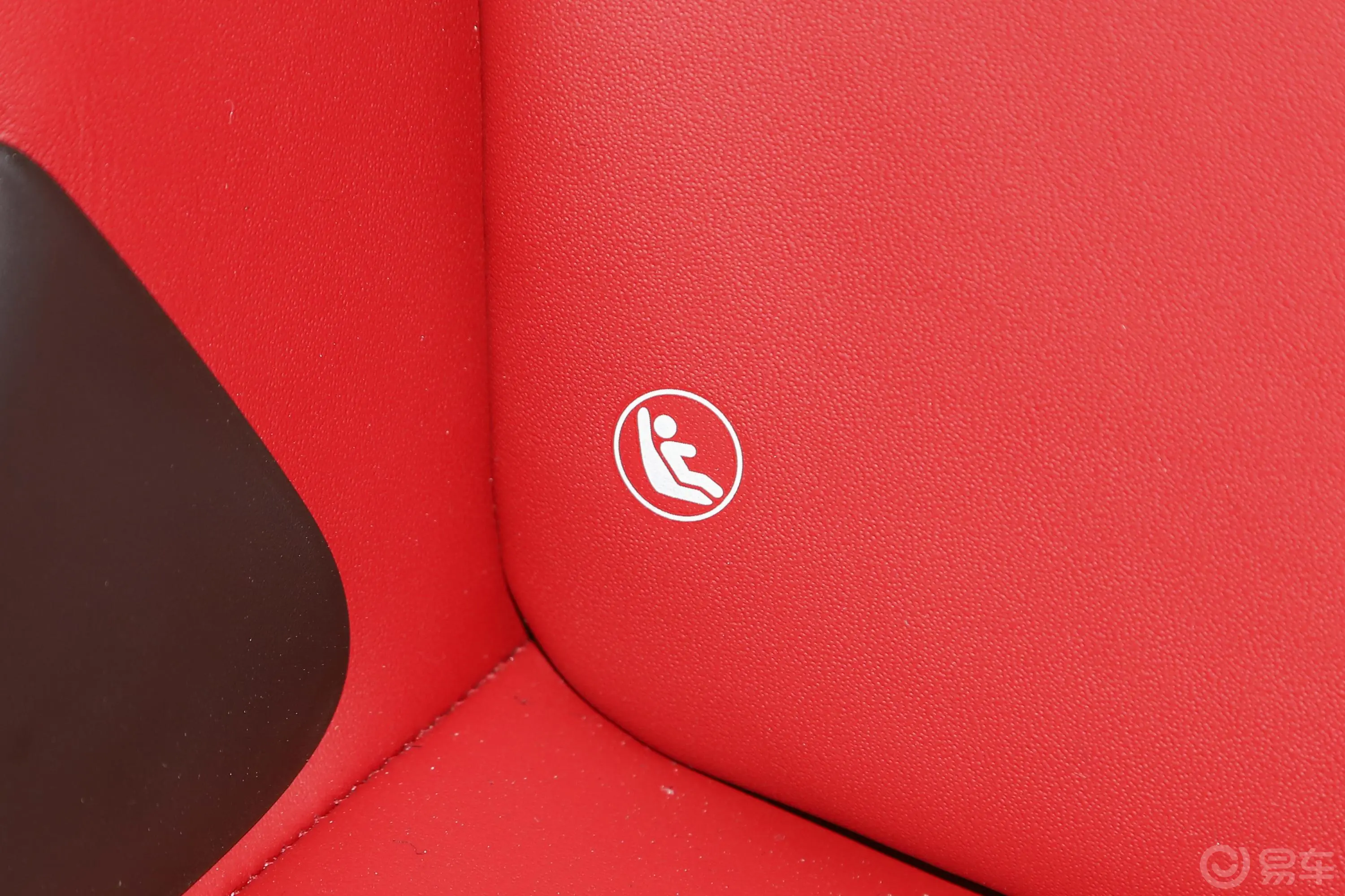 保时捷911Carrera 4S Cabriolet 3.0T儿童座椅接口