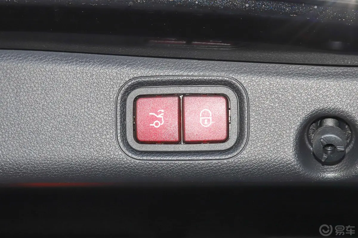 奔驰E级E 300 L 运动时尚型电动尾门按键（手动扶手）