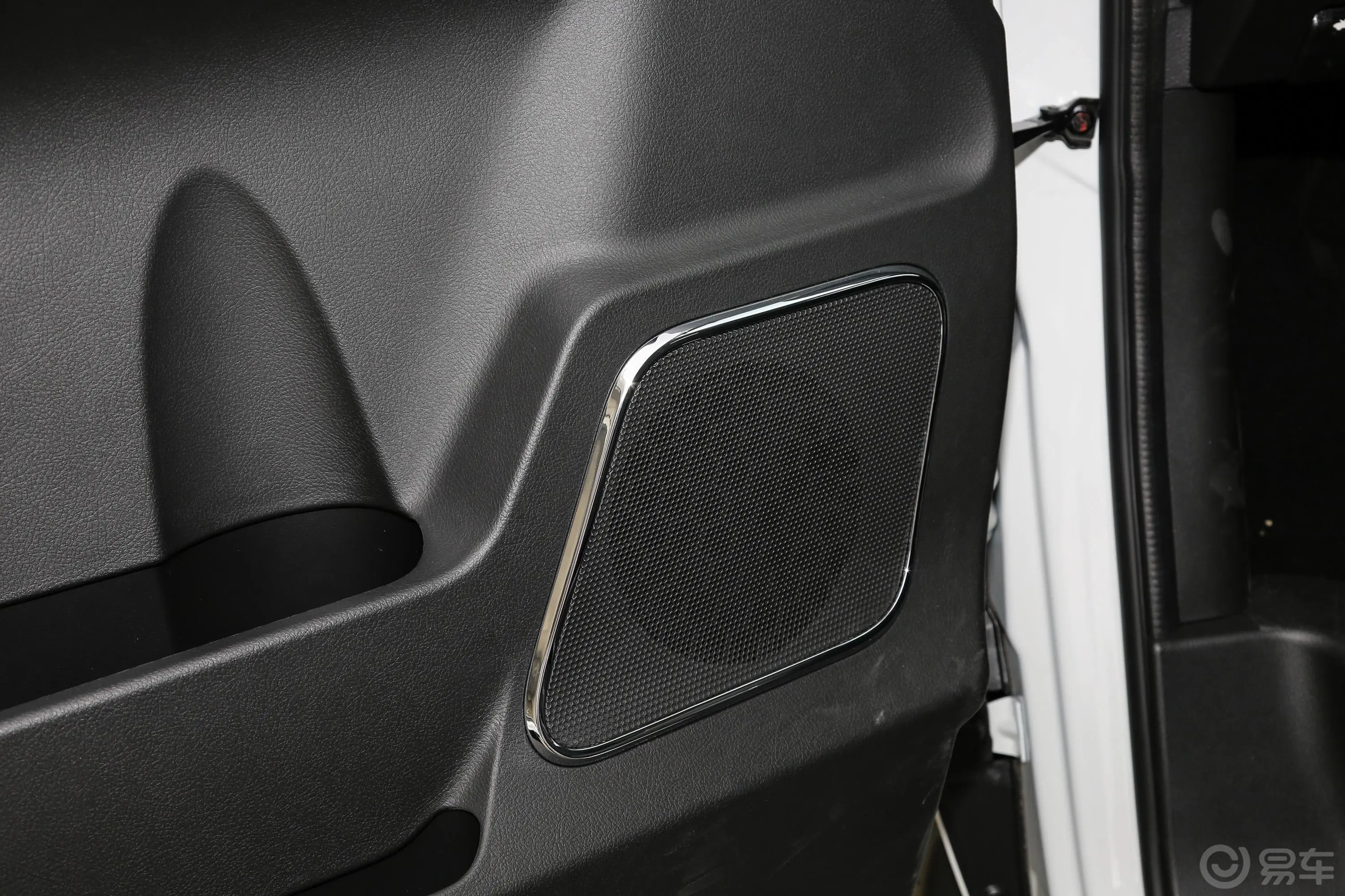 菱智PLUS2.0L 手动 舒适型 9座 CNG音响和品牌