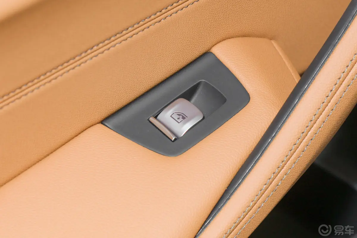 宝马5系(进口)改款 525i M运动套装后车窗调节