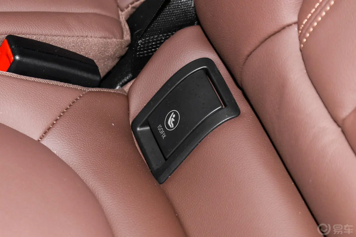宝马X7改款 xDrive40i 领先型 豪华套装儿童座椅接口