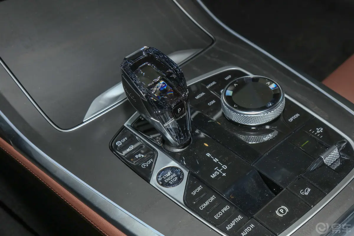 宝马X7改款 xDrive40i 领先型 豪华套装换挡杆