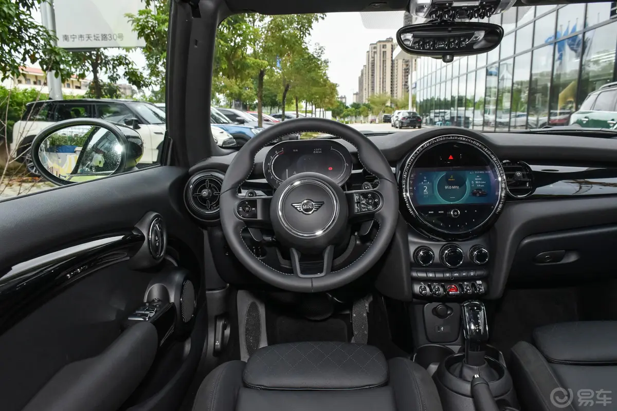 MINI CABRIO改款 2.0T COOPER S CABRIO 经典派驾驶位区域