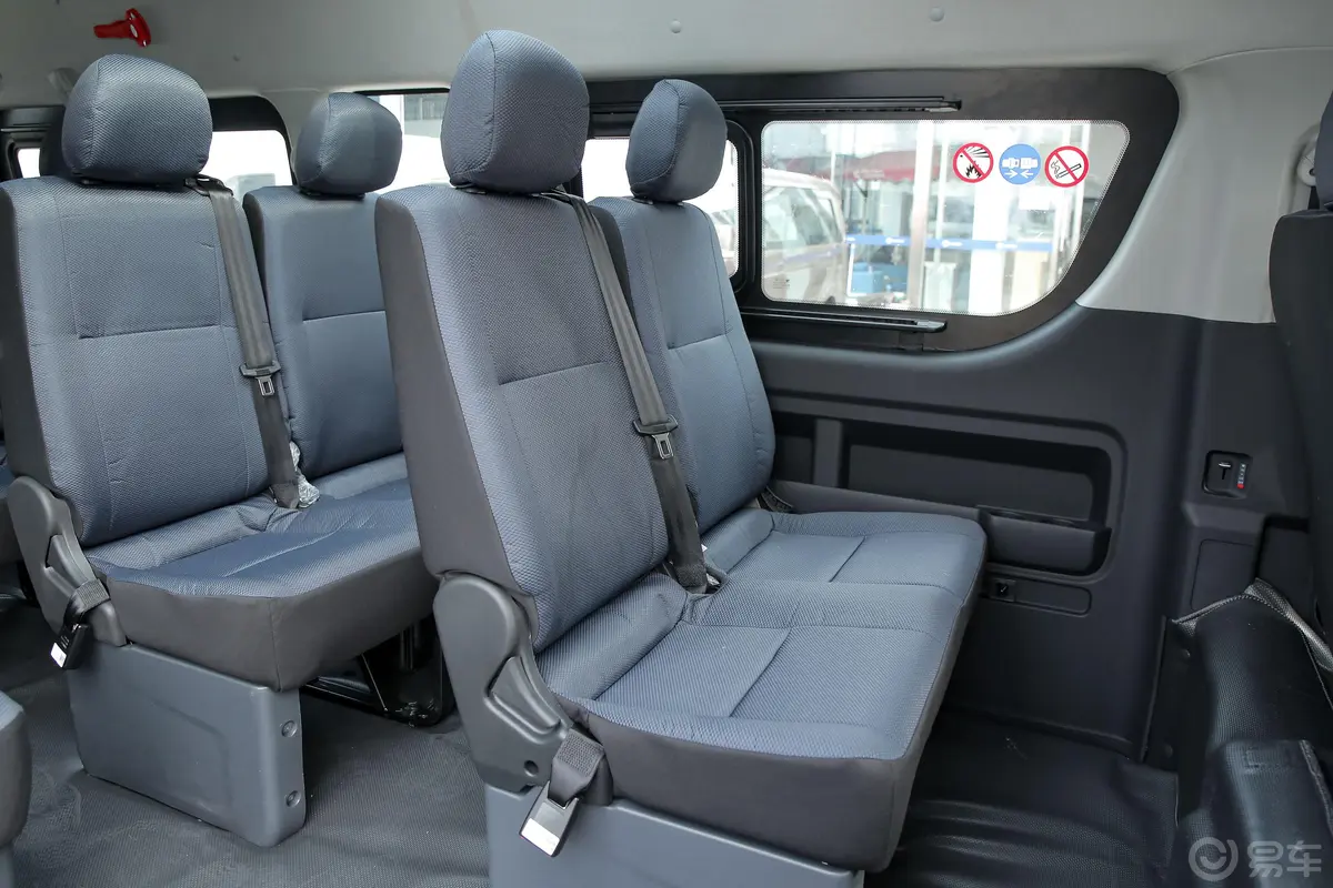 风景G9客车 2.4L 手动 长轴高顶 商运版 14座 汽油 国VI后排座椅