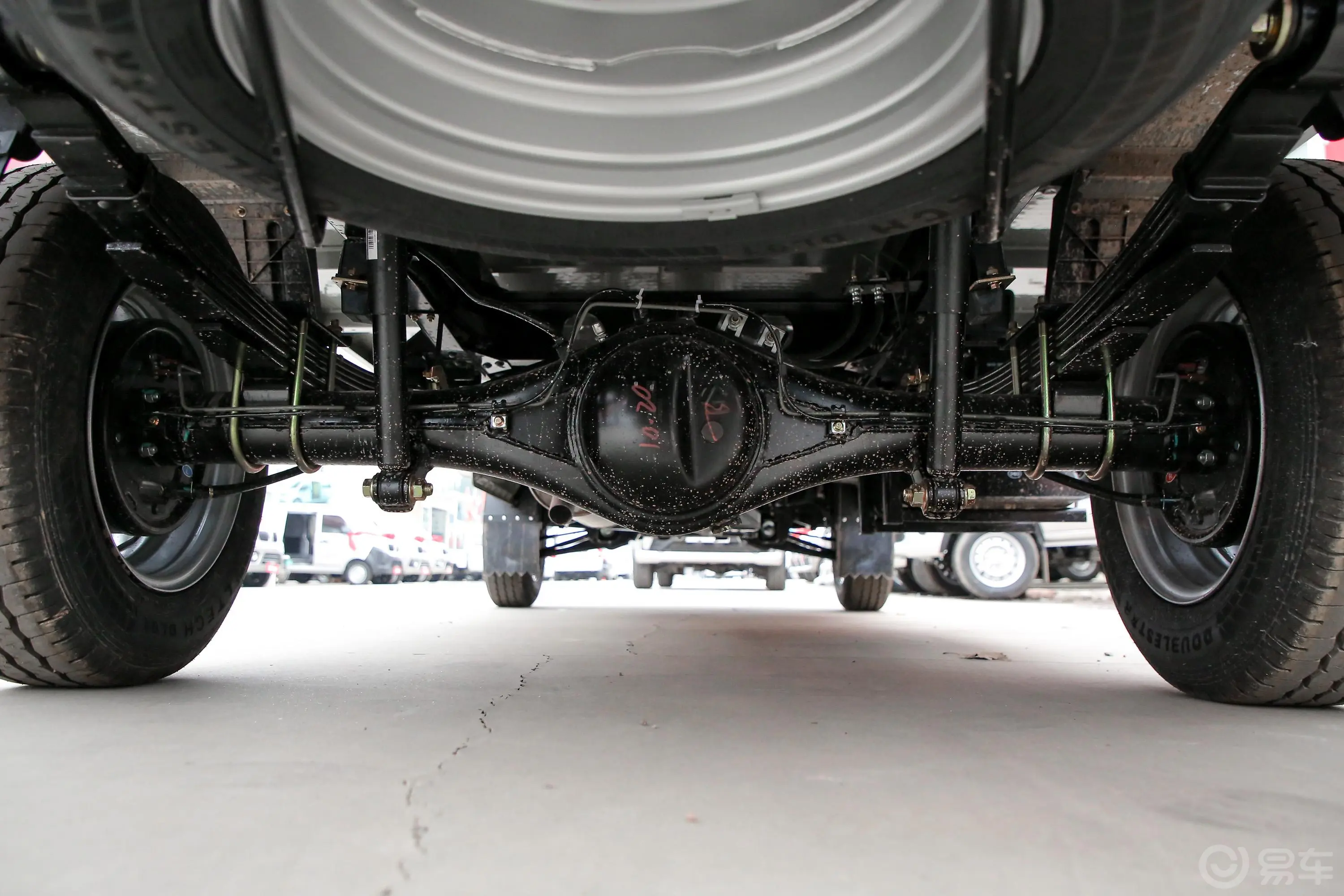 新豹T5东安1.6L 122马力 3.2米栏板 单排 舒适版 汽油 国Ⅵ外观