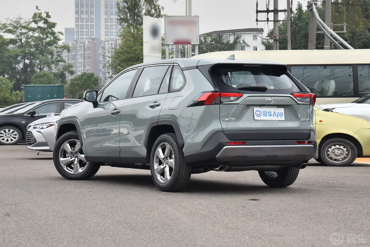 RAV4荣放2.0L CVT 两驱 风尚版外观