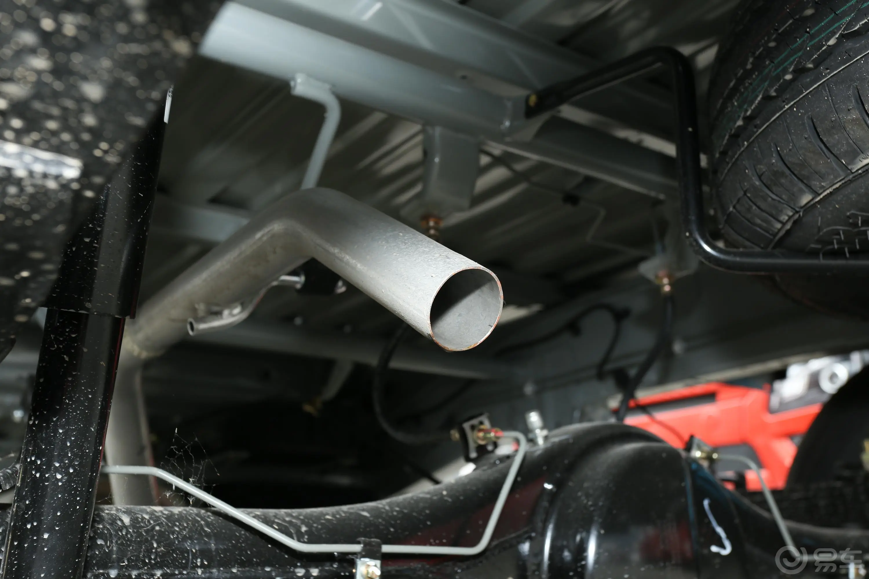 新豹T3标准版 东安1.6L 122马力 2.22米栏板 双排 汽油 国Ⅵ外观