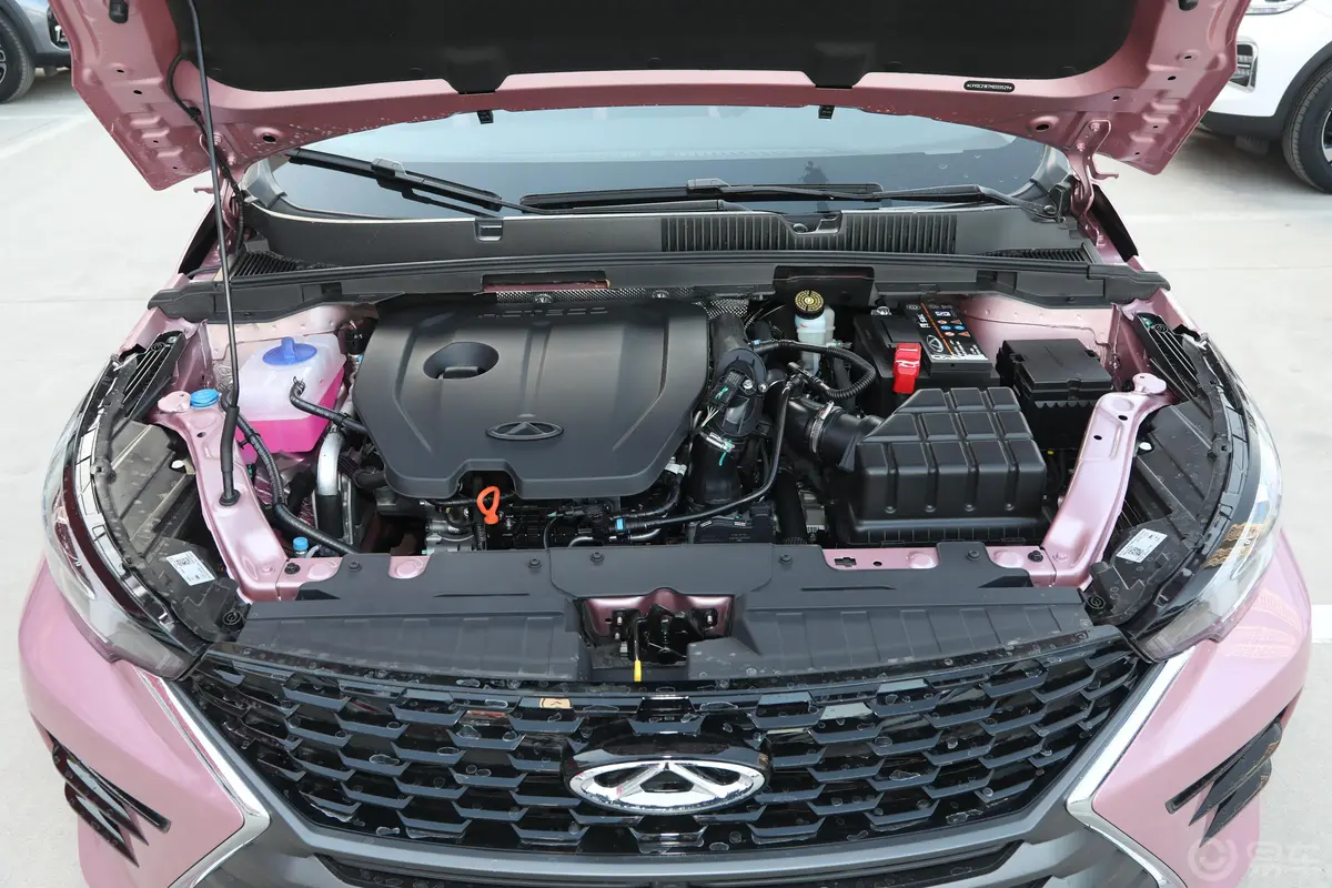 艾瑞泽5 PLUS小AI 1.5T CVT 艾粉版发动机舱整体