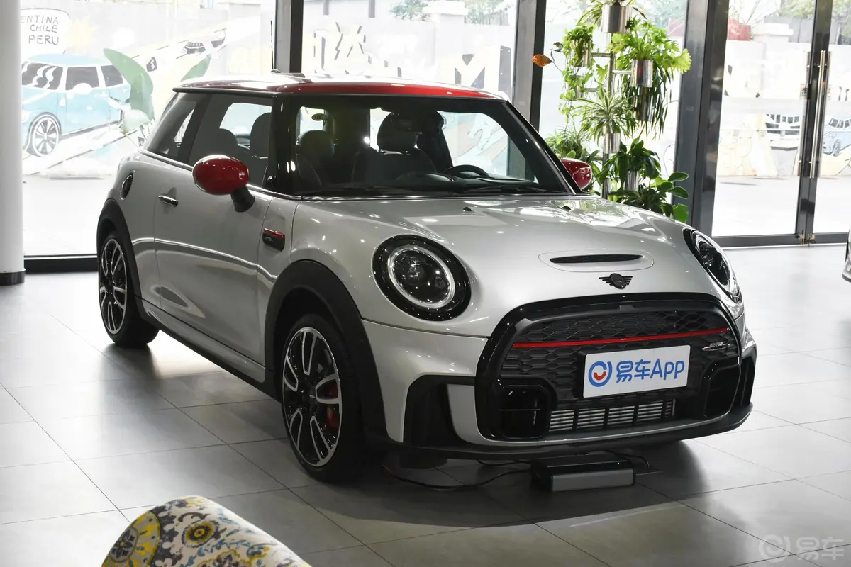 MINI JCW改款 2.0T JOHN COOPER WORKS ALL-IN侧前45度车头向右水平