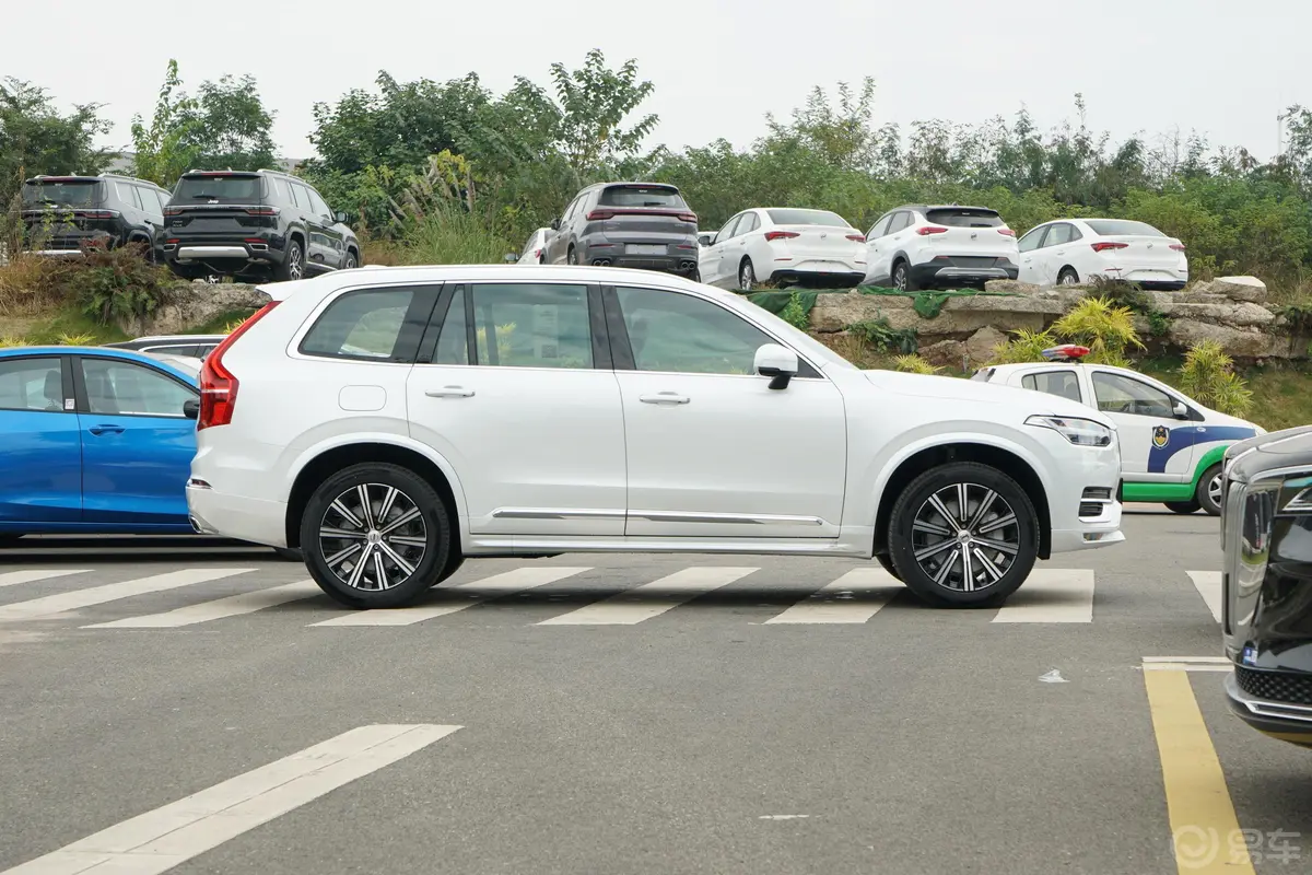 沃尔沃XC90B6 智逸豪华版 7座外观