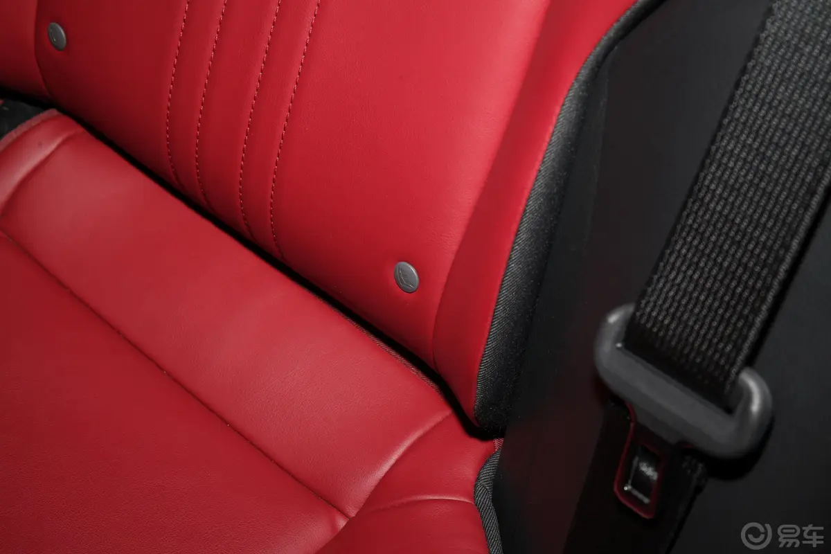 雷克萨斯NX350h 两驱创享版儿童座椅接口