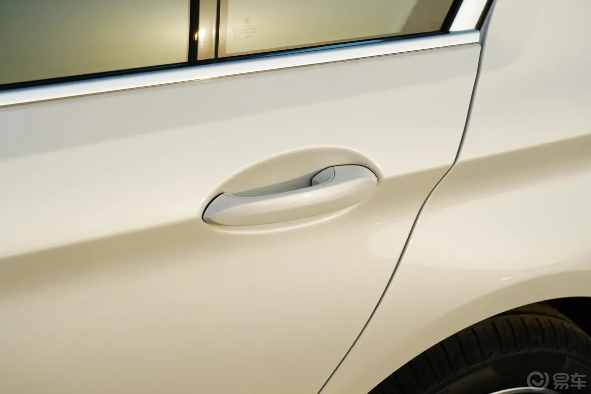 宝马5系改款 530Li xDrive 豪华套装驾驶员侧后门把手
