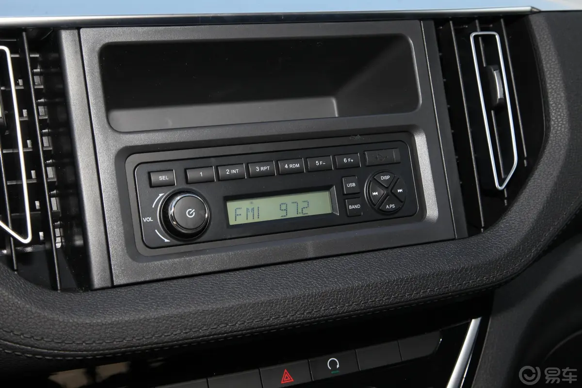 瑞迈2.4T 四驱长轴舒适版 汽油音响