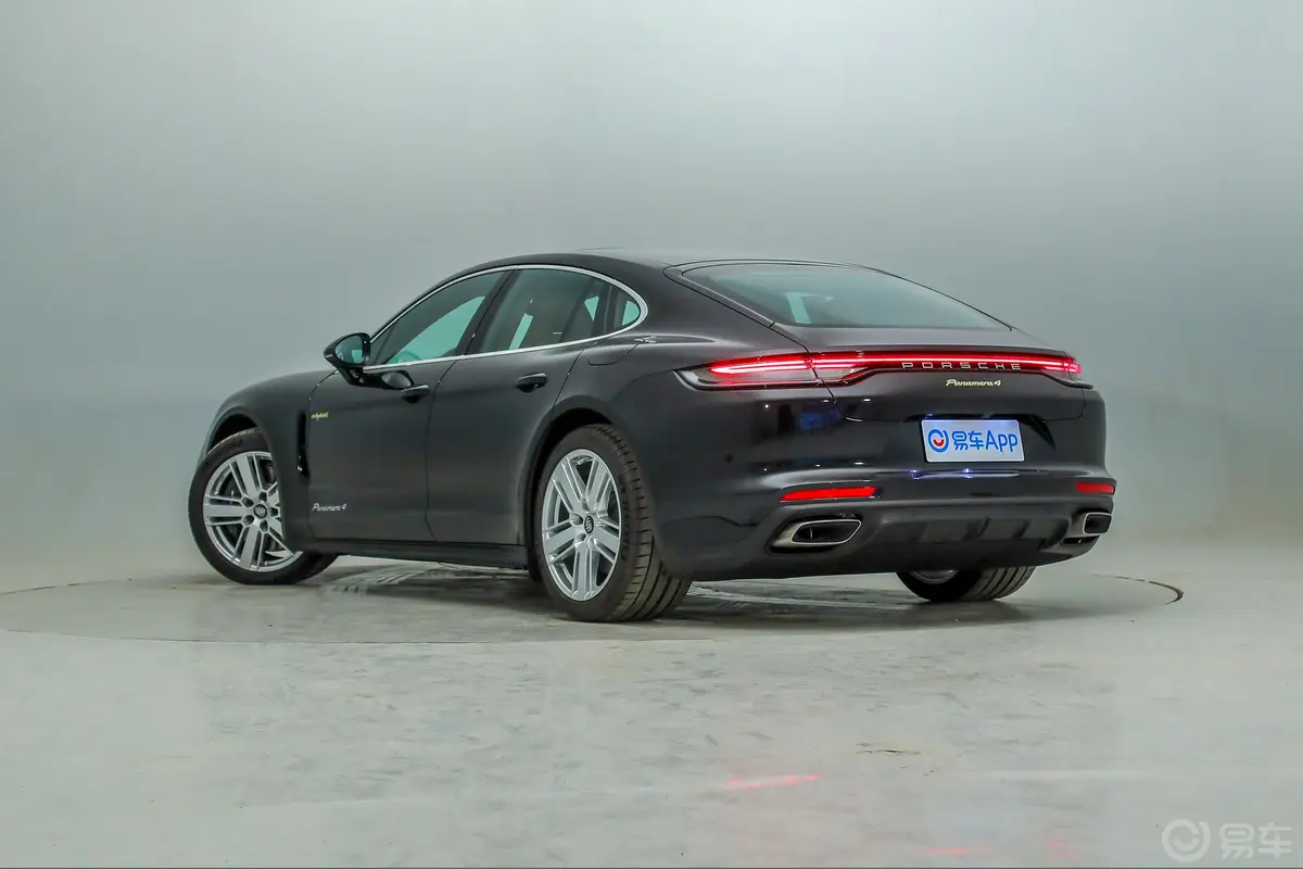 Panamera E-HybridPanamera 4 E-Hybrid 行政加长版 2.9T侧后45度车头向左水平