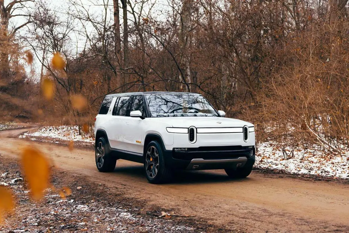  RIVIAN R1S