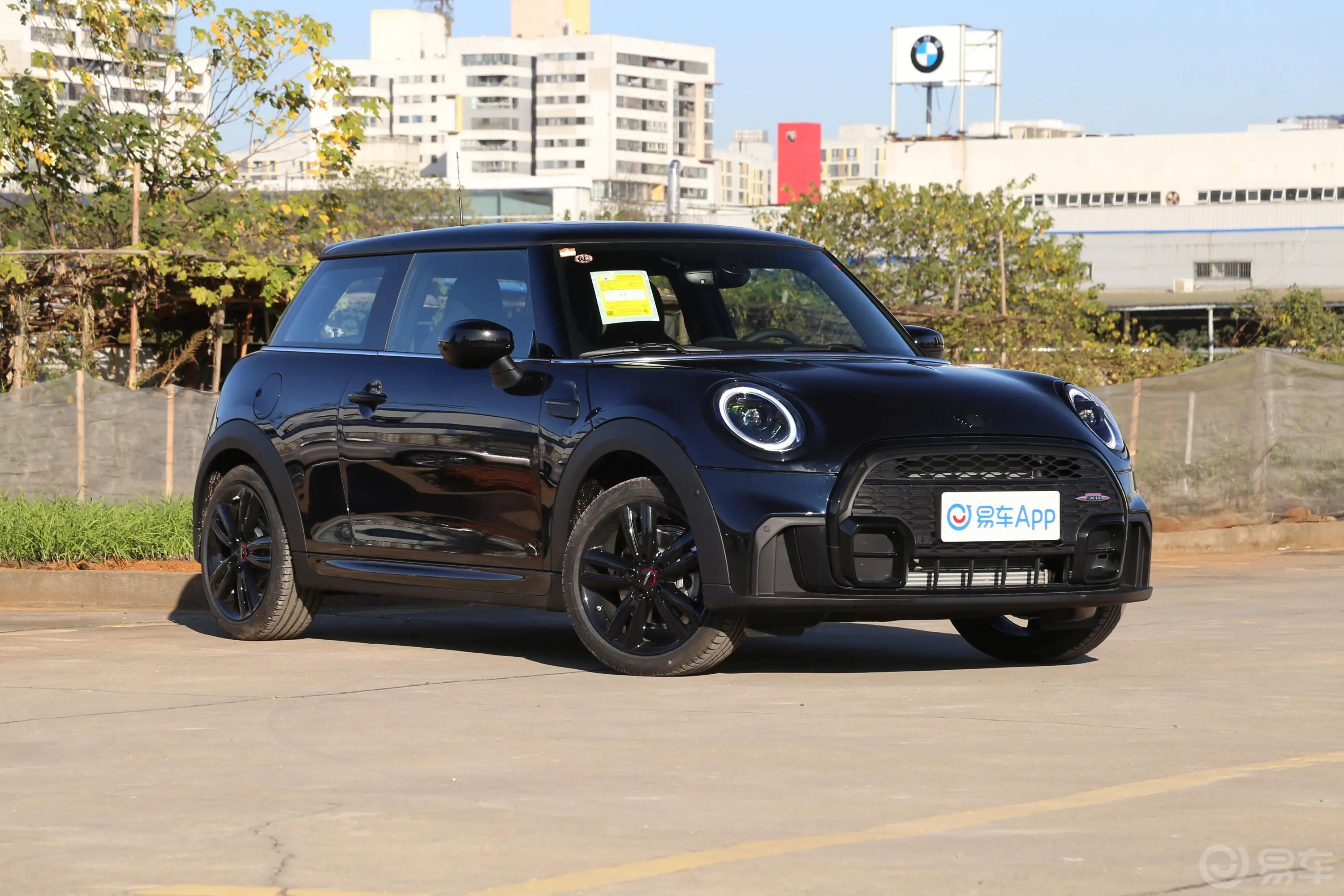 MINI1.5T COOPER 黑标特别版胎压信息铭牌