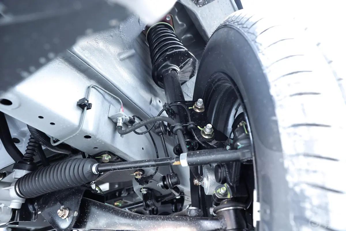 跨越星V31.5L 厢式舒适型 5座外观