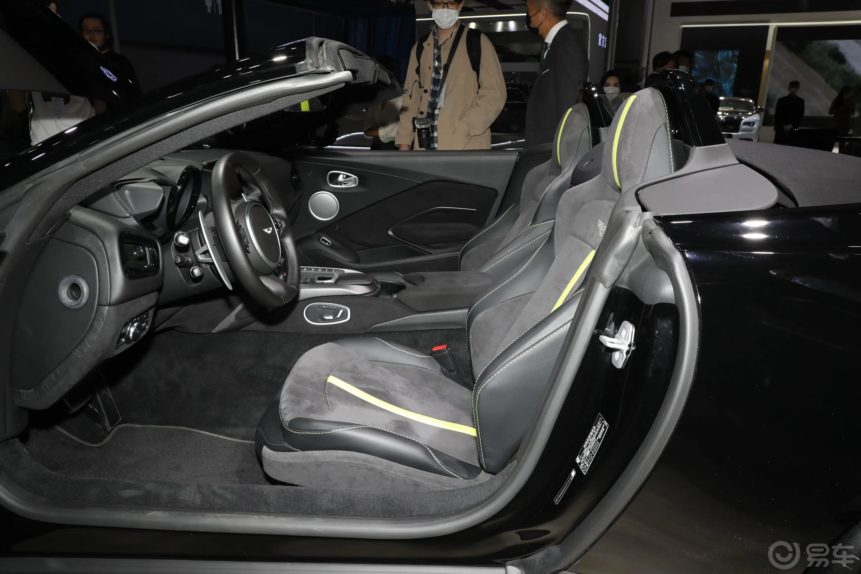 V8 Vantage4.0T V8 Roadster内饰