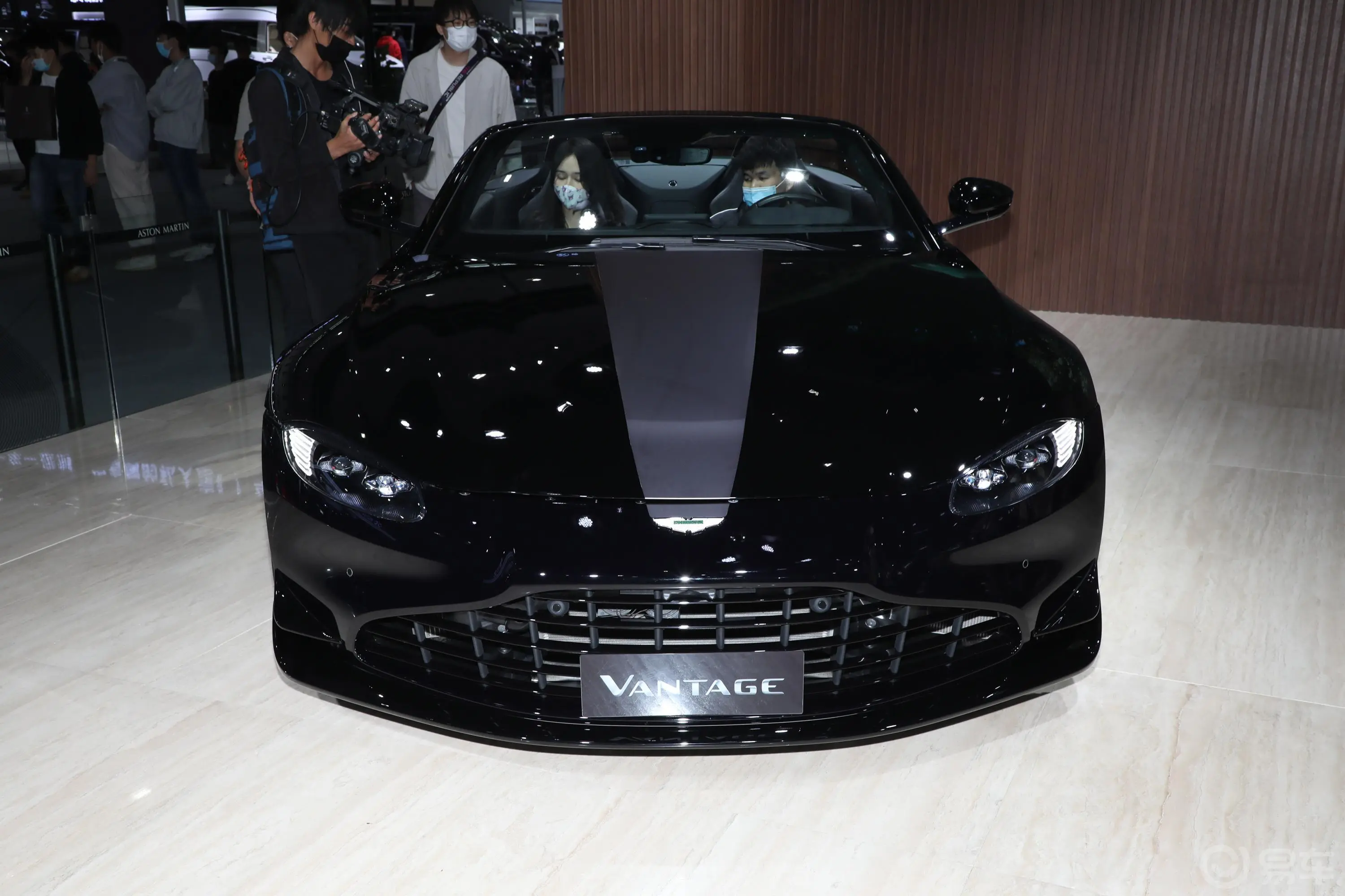 V8 Vantage4.0T V8 Roadster外观