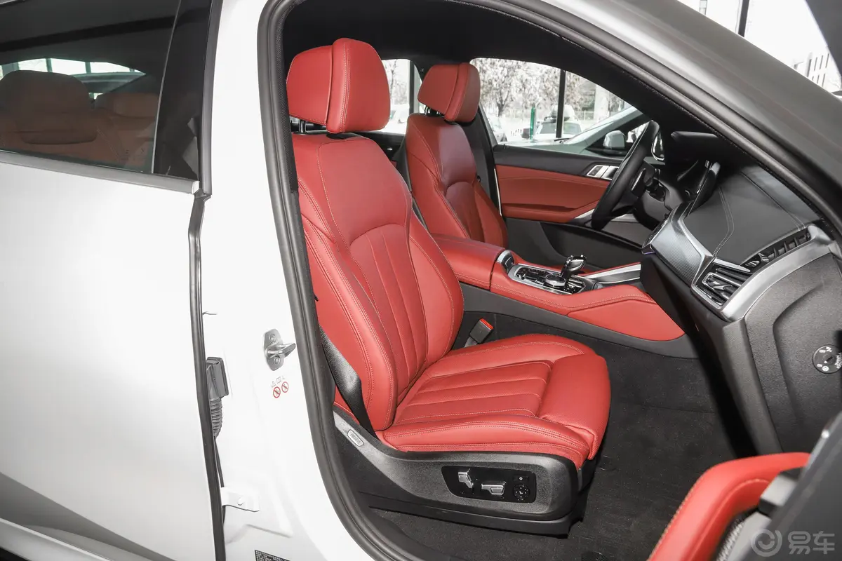 宝马X6xDrive40i 尊享型 M运动套装副驾驶座椅