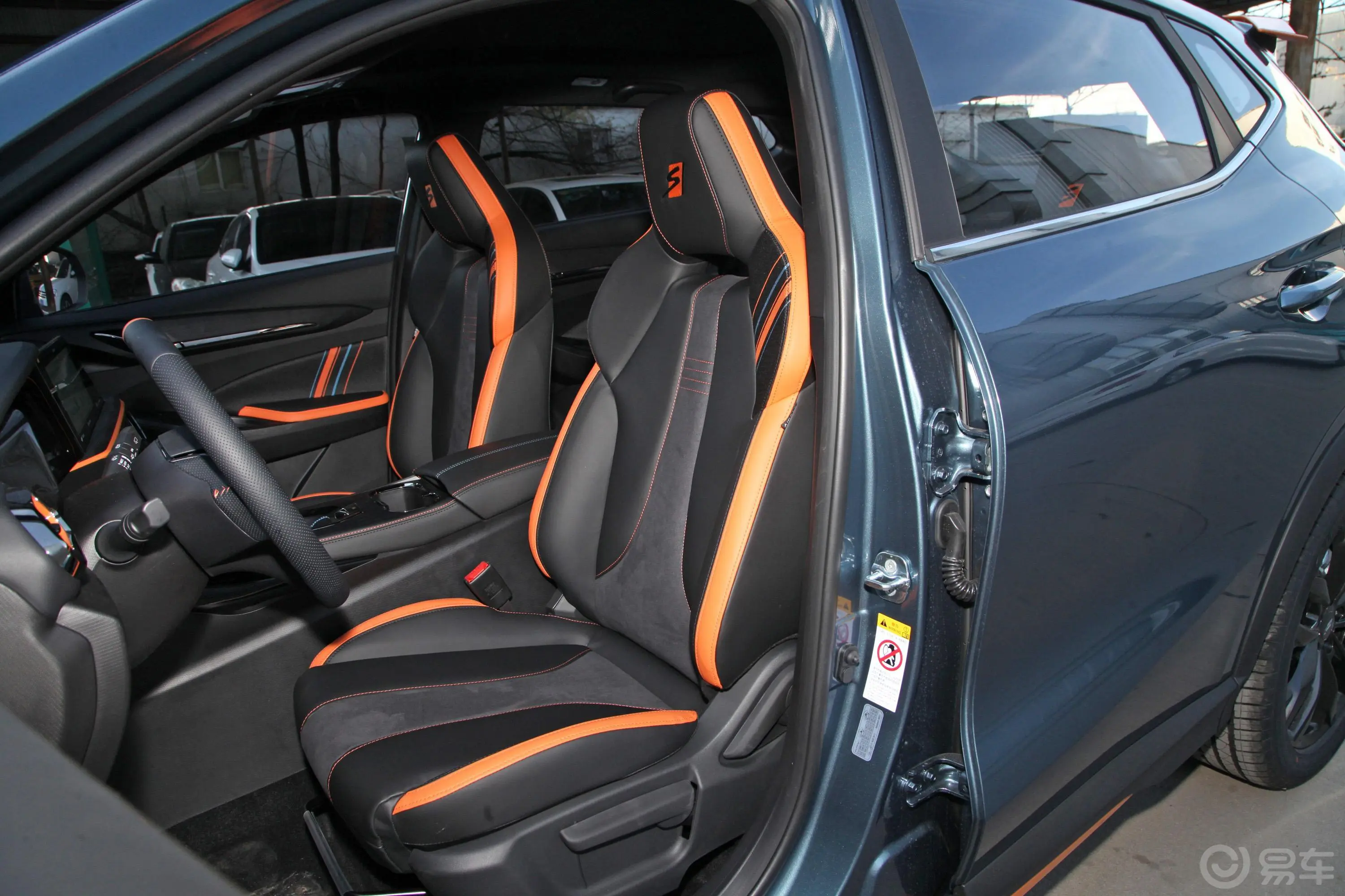 长安欧尚X5运动版 1.5T 双离合旋风冲锋型驾驶员座椅