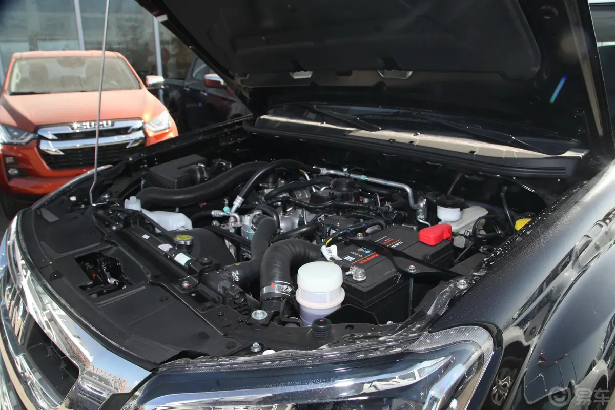 瑞迈2.8T 两驱长轴舒适版 柴油动力底盘