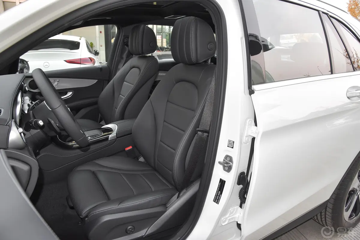 奔驰GLC改款 GLC 260 L 4MATIC 动感型驾驶员座椅