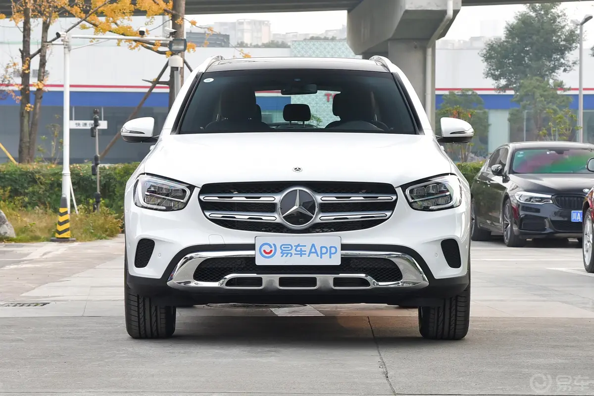 奔驰GLC改款 GLC 260 L 4MATIC 动感型正前水平