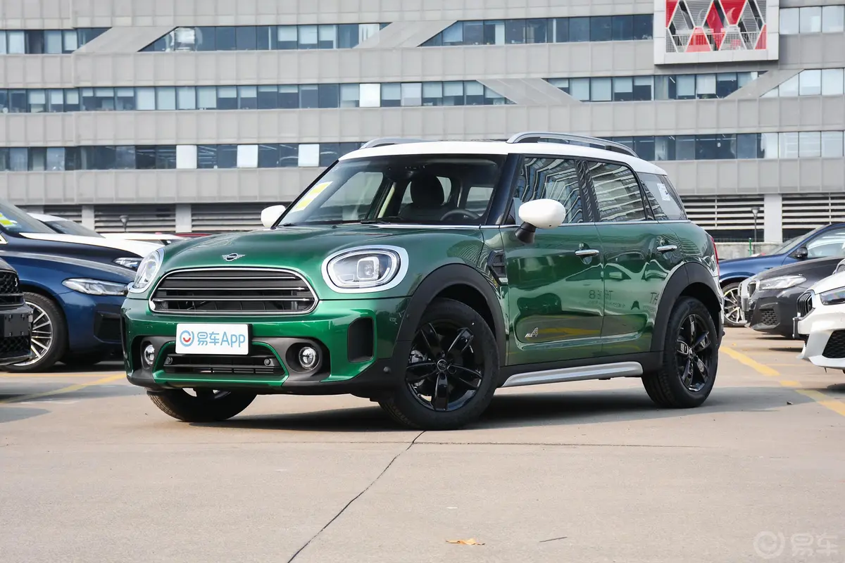 MINI COUNTRYMAN改款 1.5T COOPER ALL4侧前45度车头向左水平