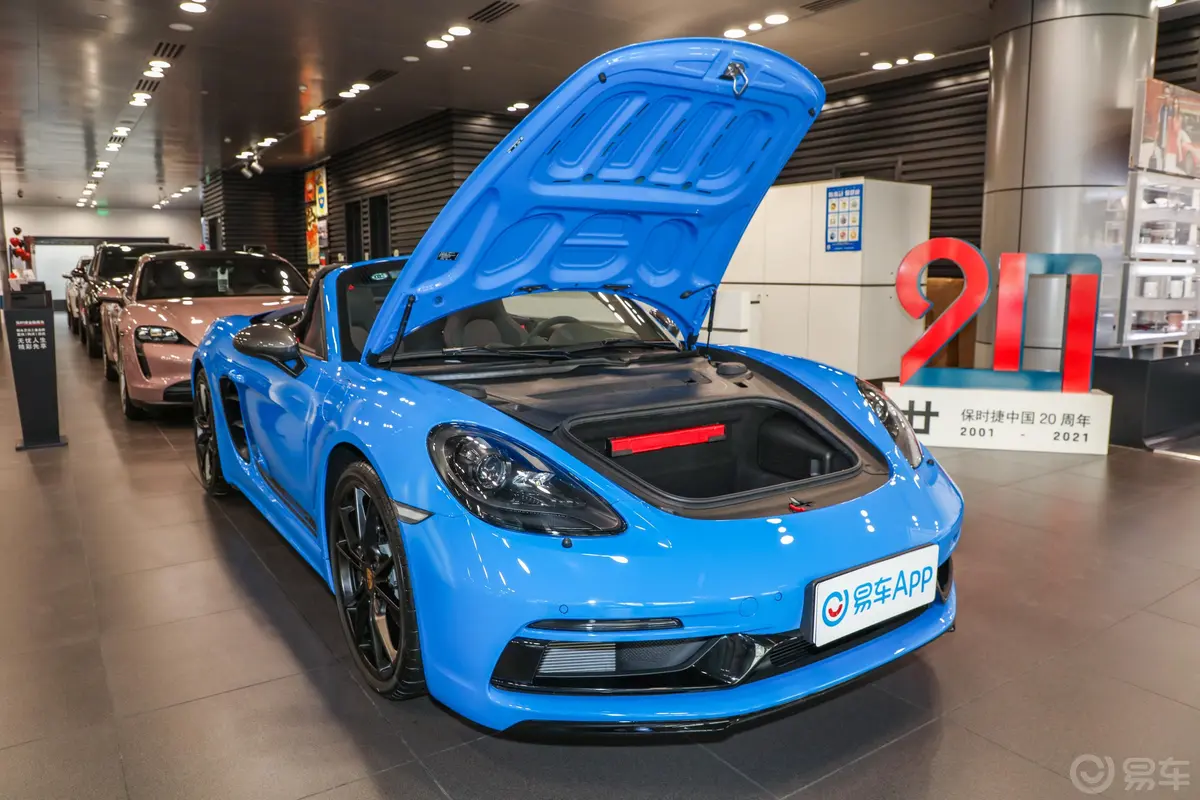 保时捷718Boxster T 2.0T空间