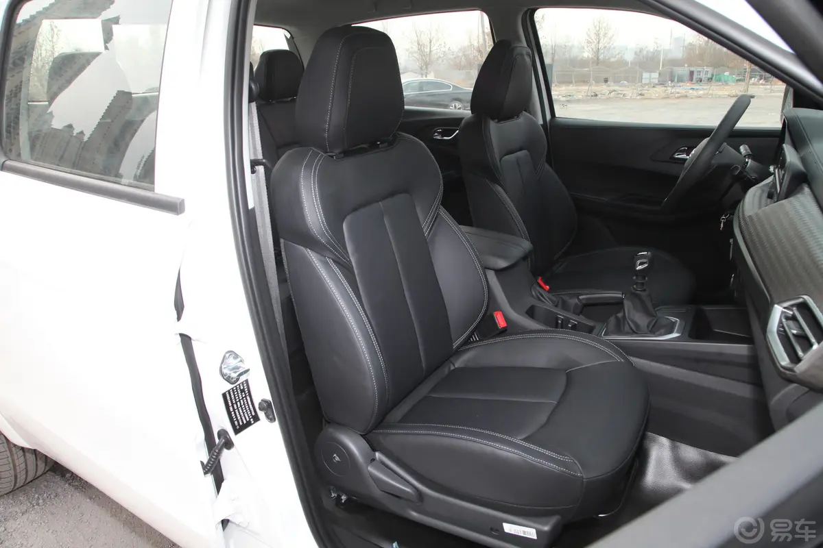 宝典低货台 1.8T 手动 四驱 标轴舒享版 汽油副驾驶座椅