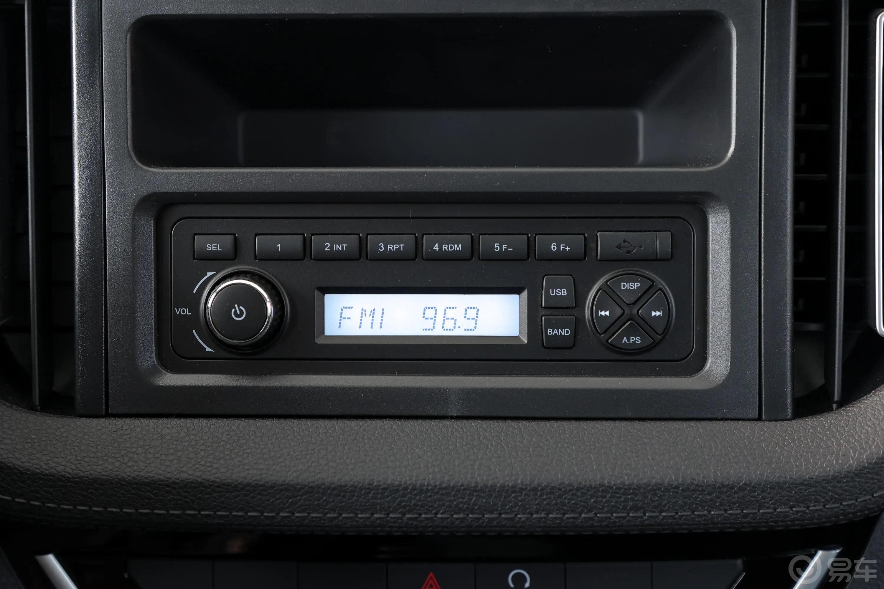 瑞迈2.4T 两驱标轴舒适版 汽油音响