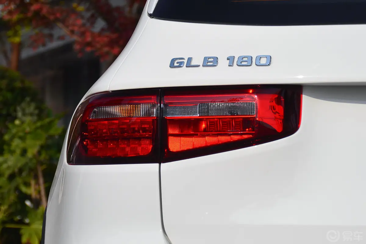 奔驰GLB改款 GLB 180 动感型外观