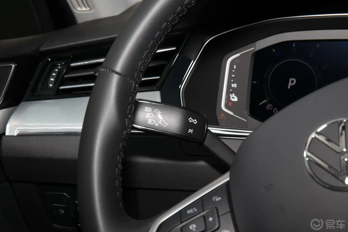 迈腾GTE 插电混动1.4T 尊贵型主驾驶位