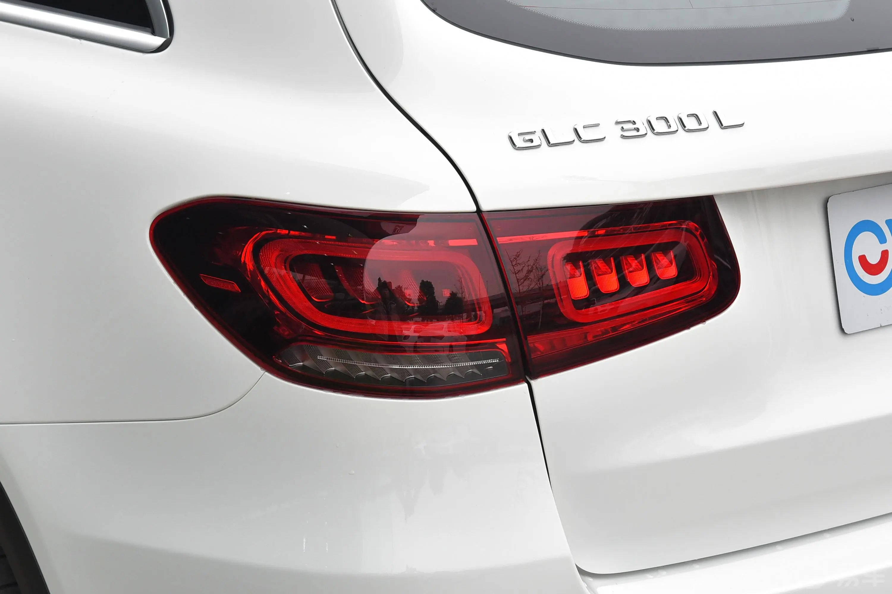 奔驰GLC改款 GLC 300 L 4MATIC 豪华型尾灯侧45度俯拍