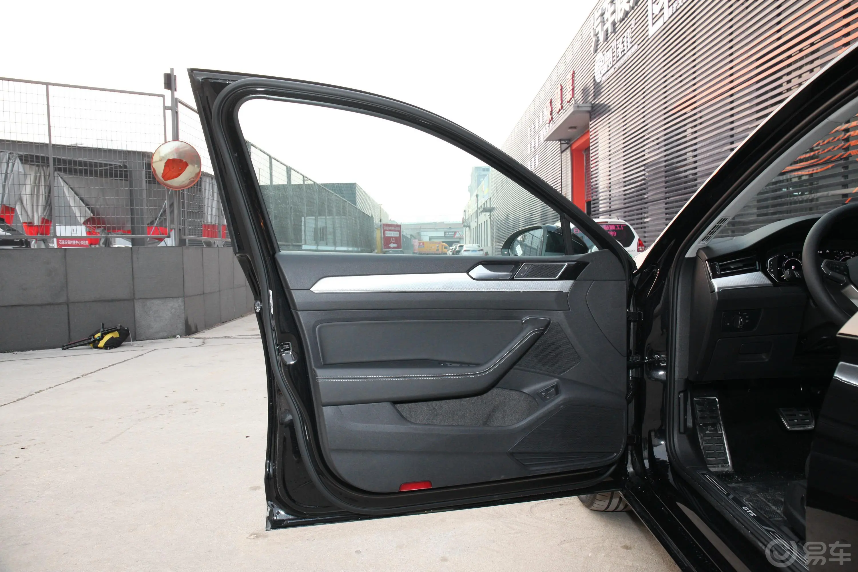 迈腾GTE 插电混动1.4T 尊贵型驾驶员侧前车门