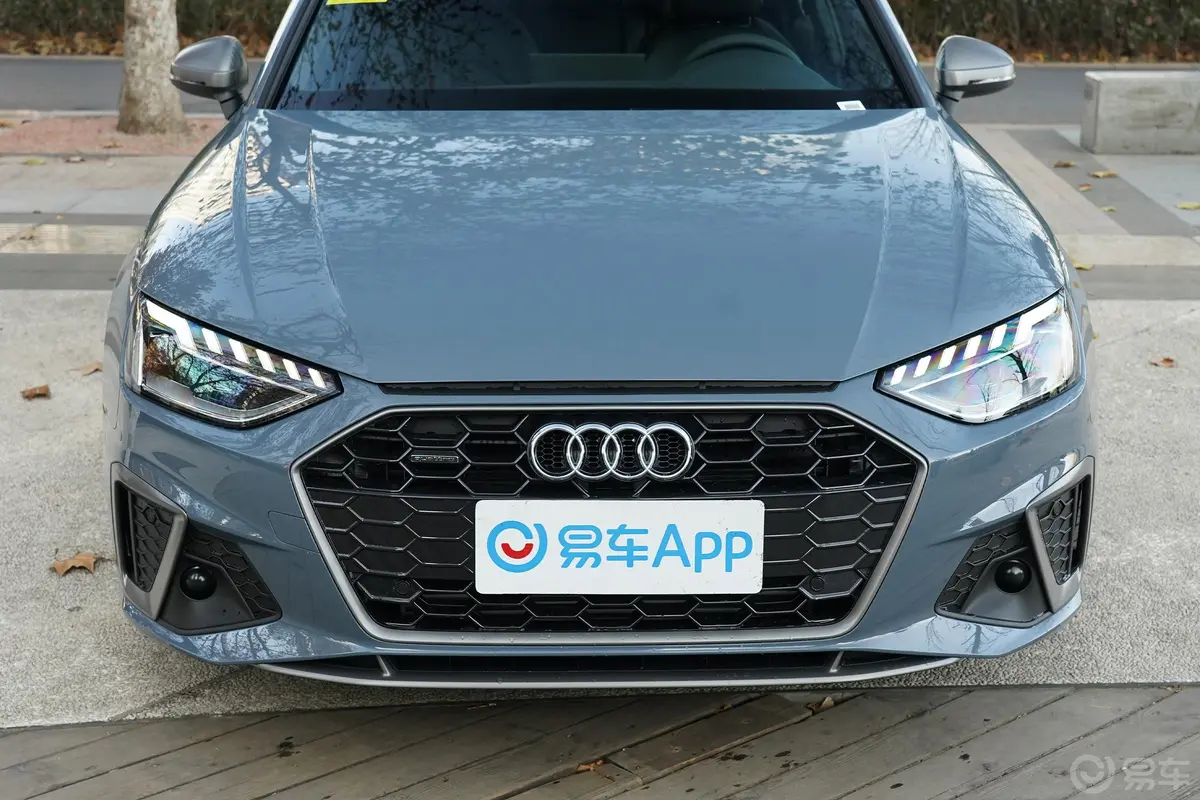 奥迪A4L40 TFSI RS套件燃速型外观细节