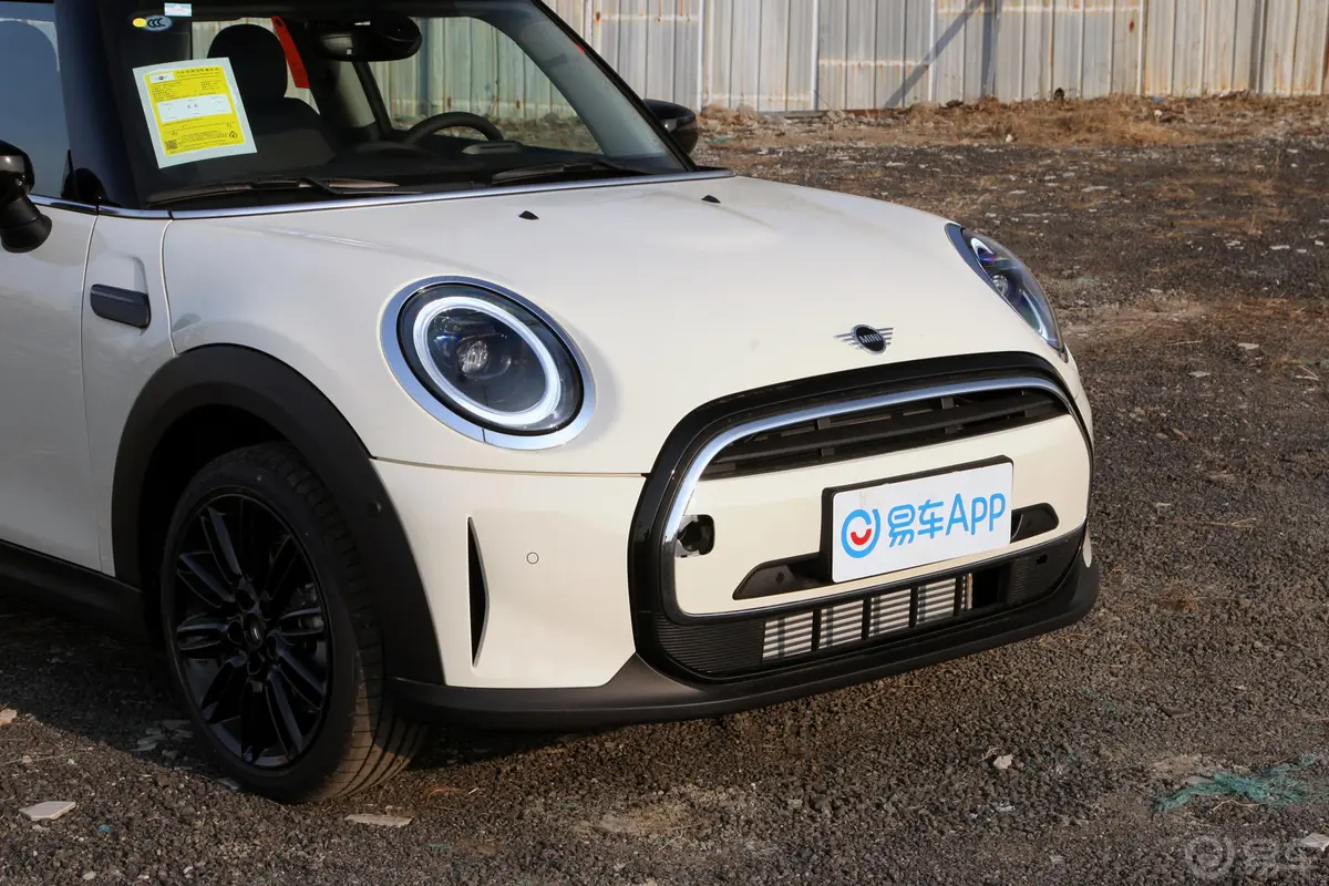 MINI改款 1.5T COOPER 艺术家外观