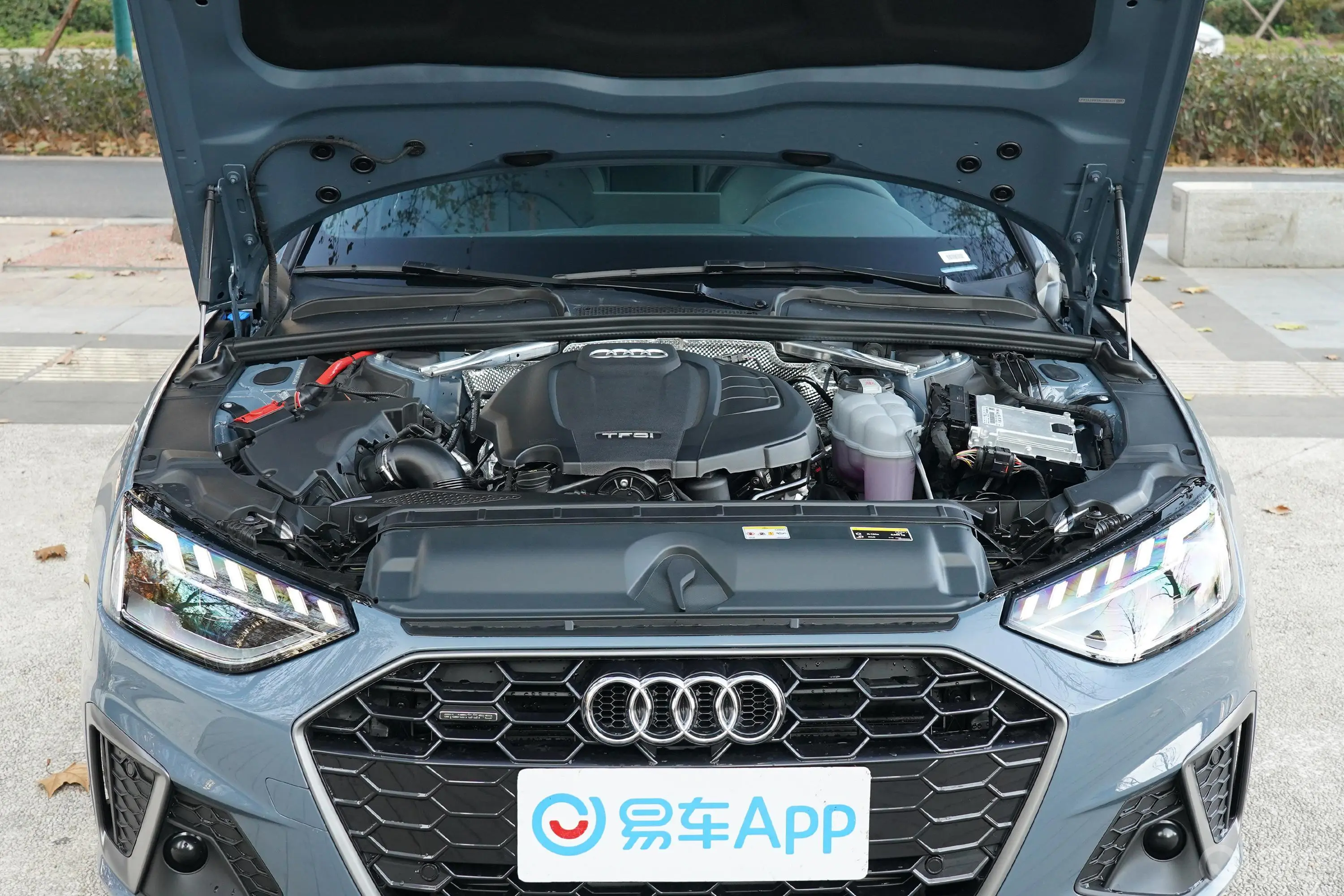 奥迪A4L40 TFSI RS套件燃速型发动机舱整体