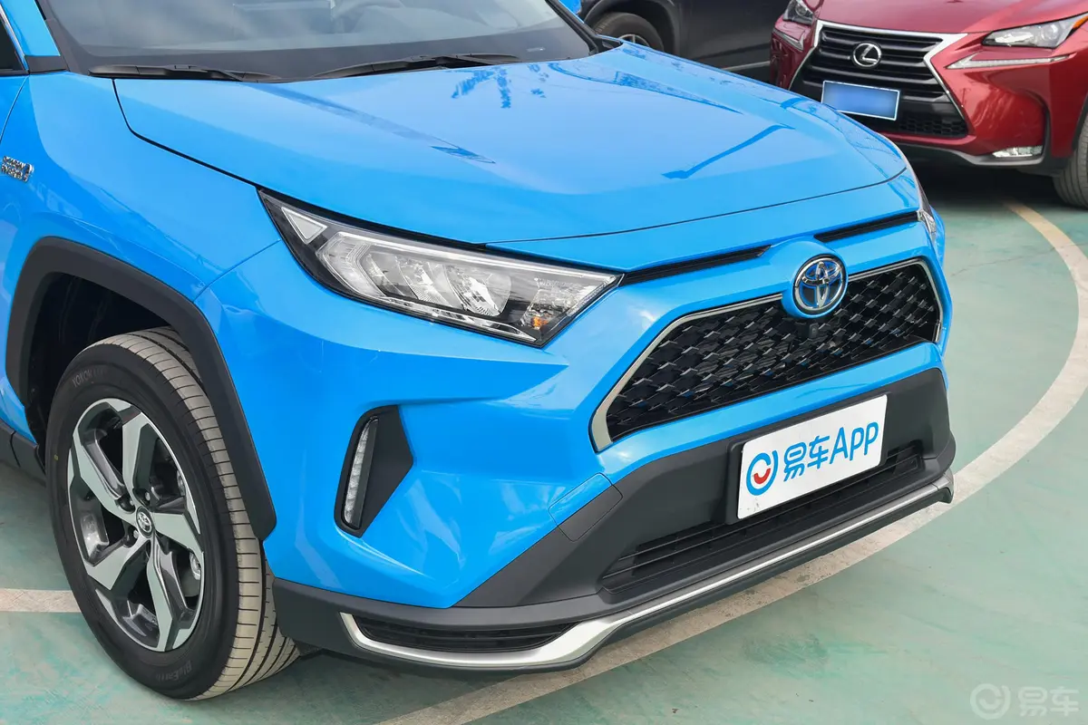 RAV4荣放 双擎E+2.5L 两驱精英Pro外观