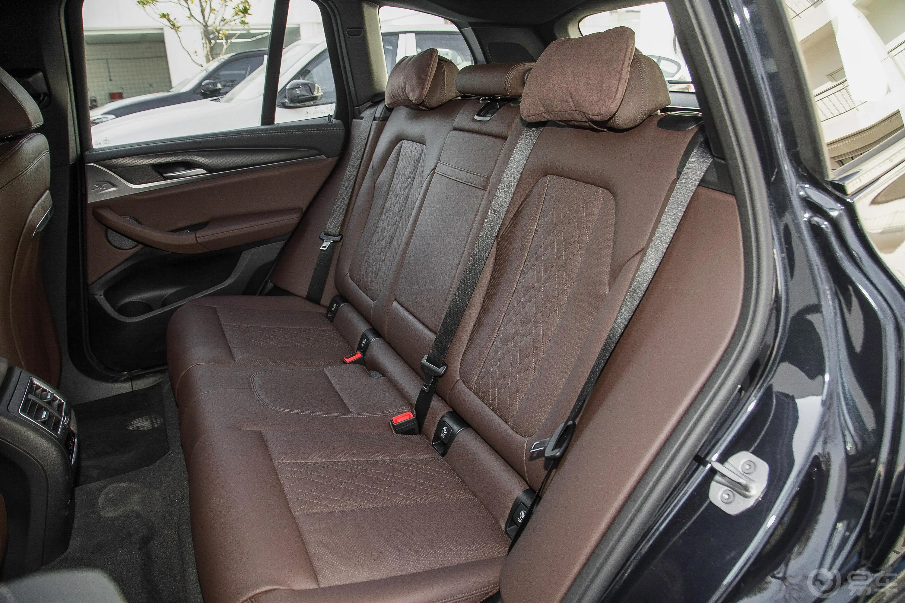宝马X3改款 xDrive30i 尊享型 M曜夜套装后排座椅