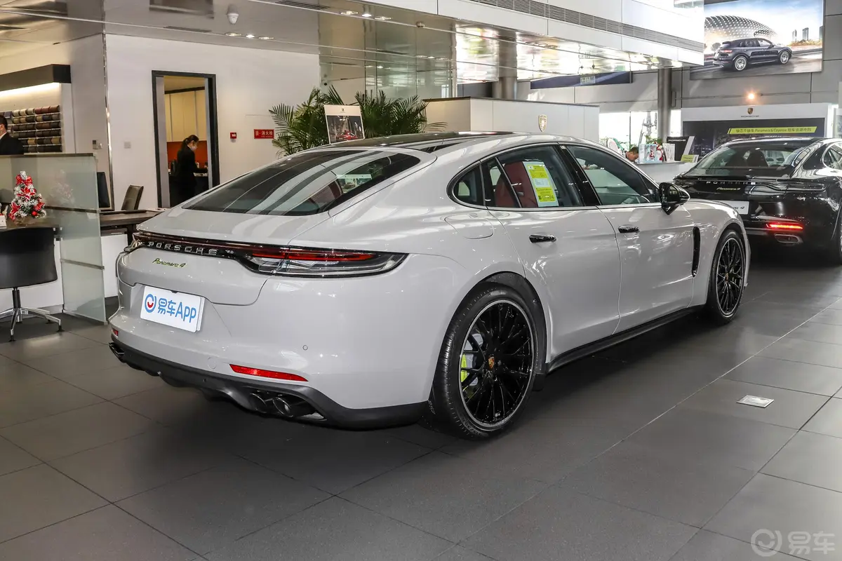 Panamera E-HybridPanamera 4 E-Hybrid 2.9T侧后45度车头向右水平