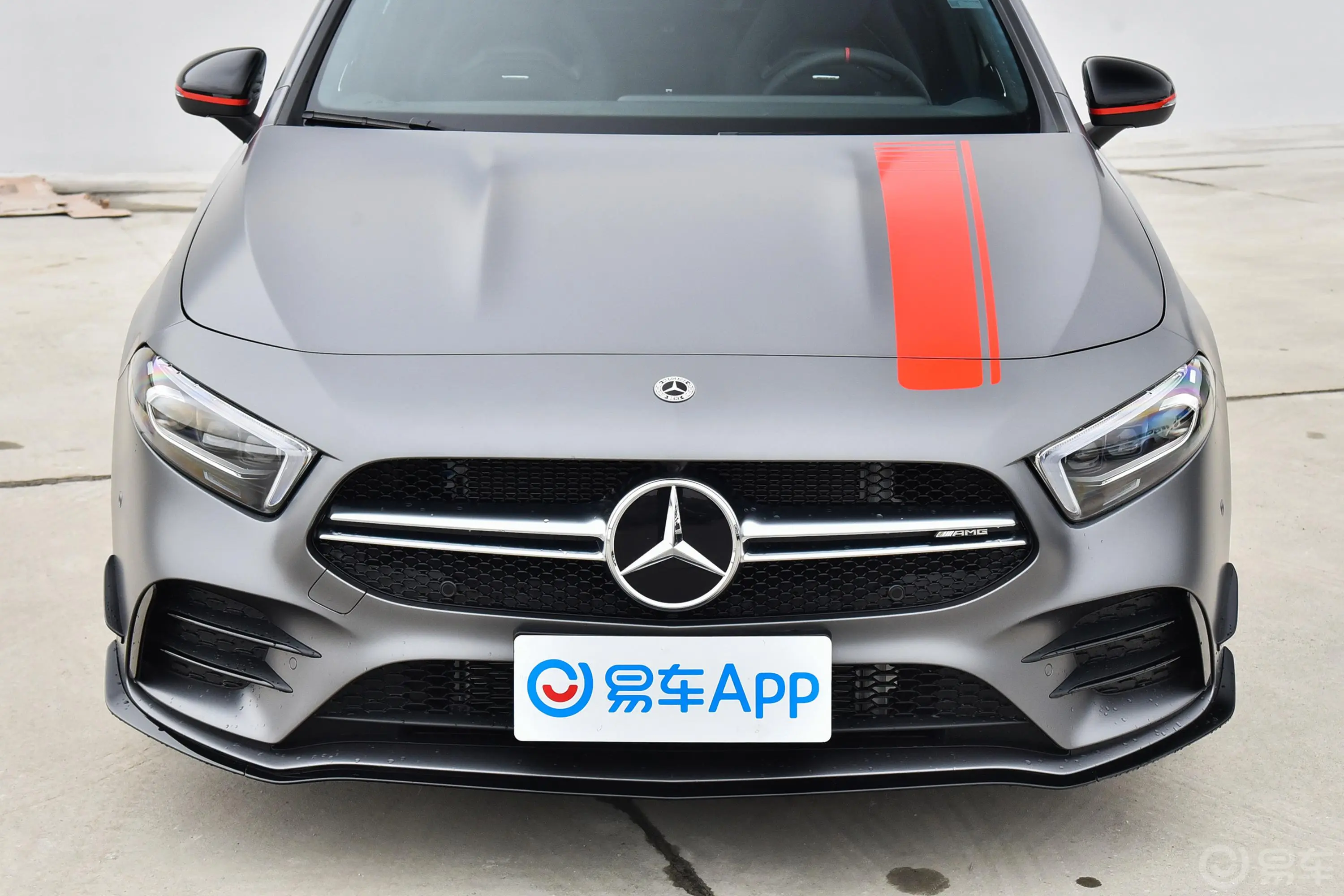 奔驰A级 AMGAMG A 35 L 4MATIC 炽夜特别版外观