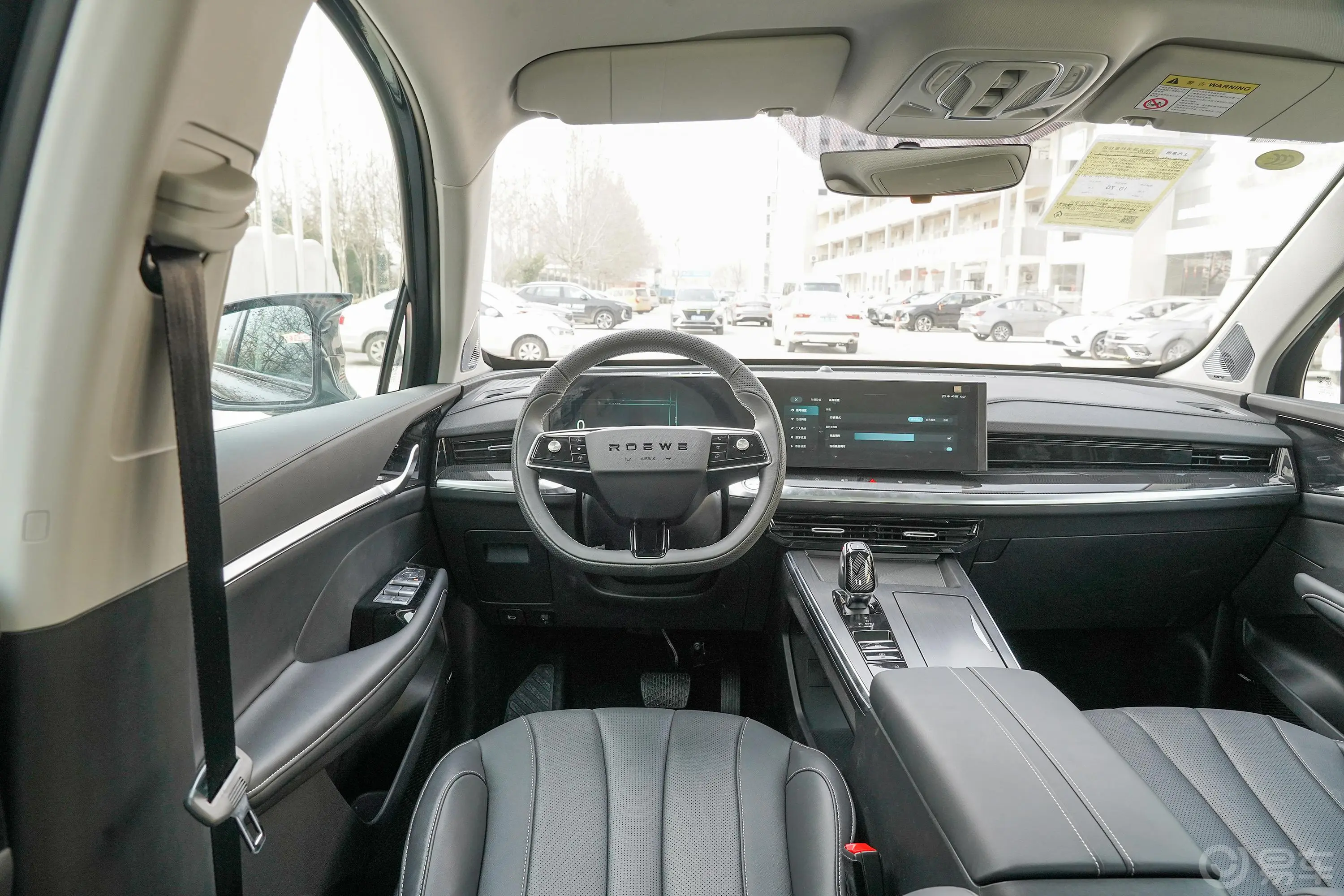 荣威RX5 MAX2.0T 有为尊荣版驾驶位区域