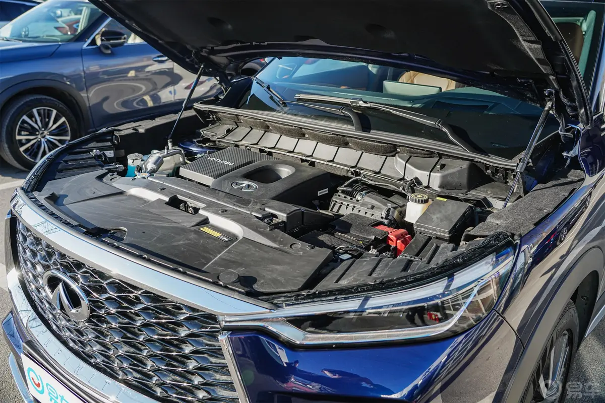 英菲尼迪QX602.0T 手自一体 四驱 旗舰版动力底盘