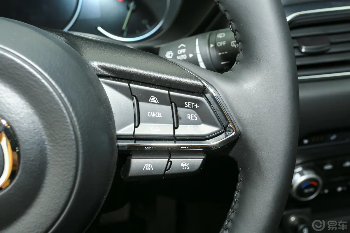 马自达CX-52.5L 四驱尊耀型右侧方向盘功能按键