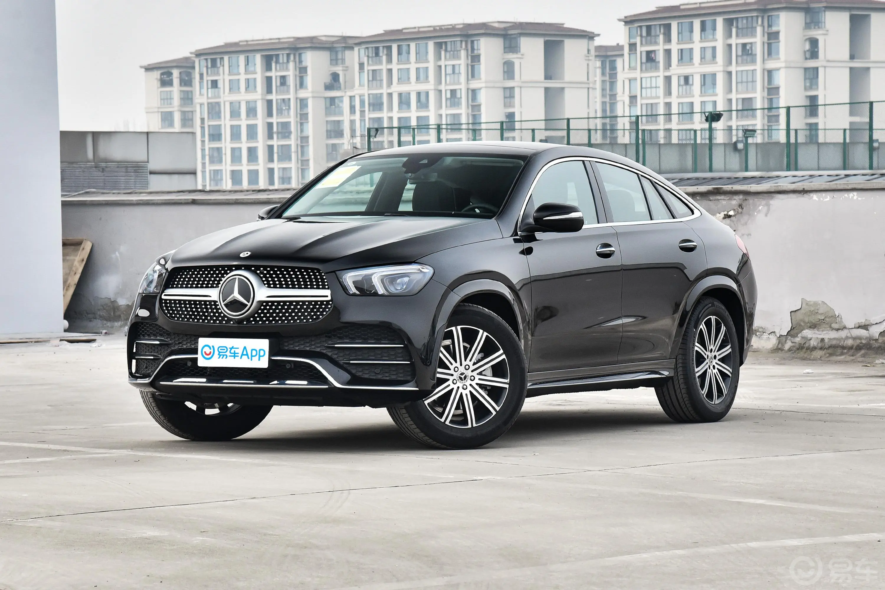 奔驰GLE轿跑GLE 350 4MATIC 轿跑SUV 时尚型侧前45度车头向左水平