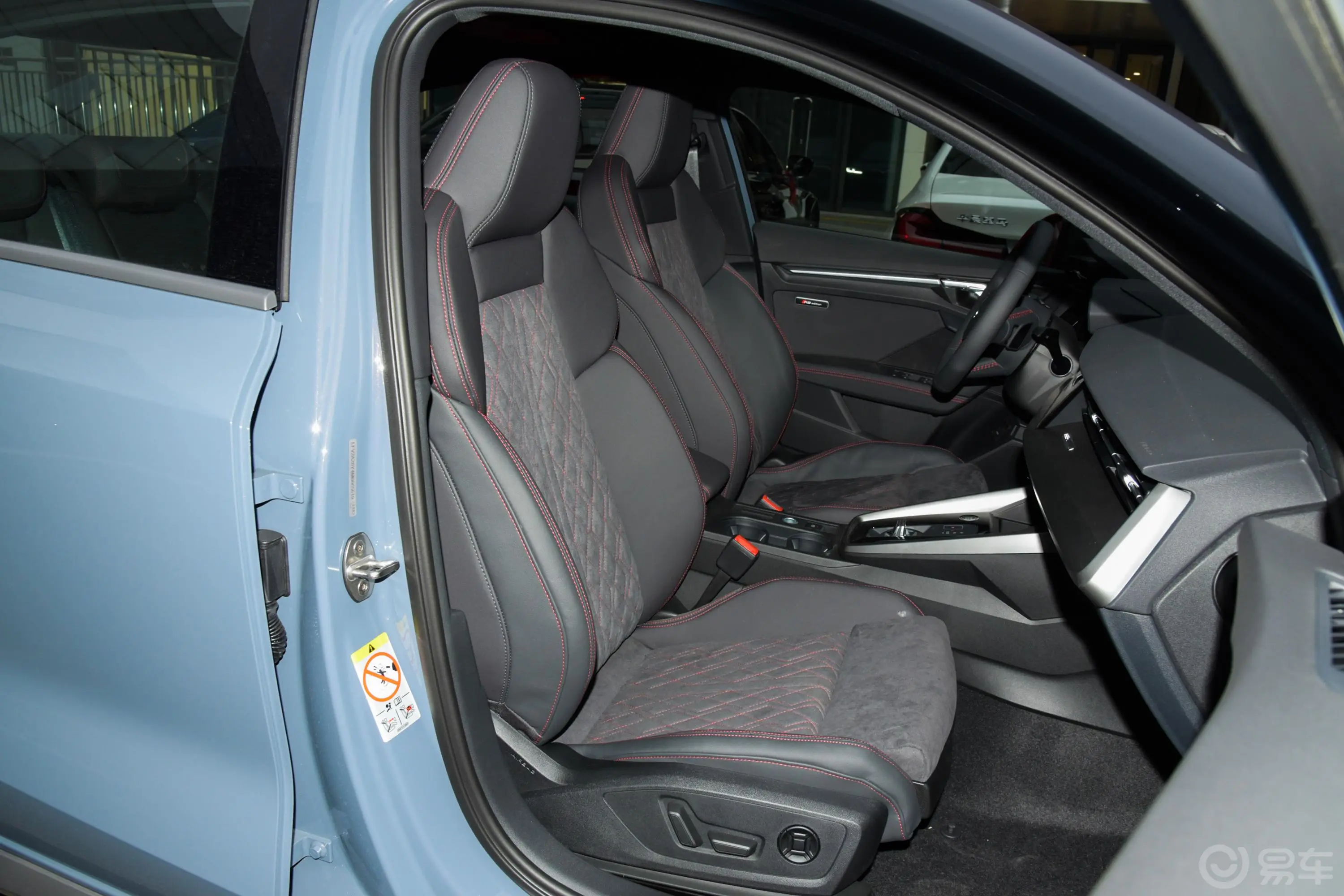 奥迪A3A3L Limousine 35 TFSI RS套件燃速型副驾驶座椅