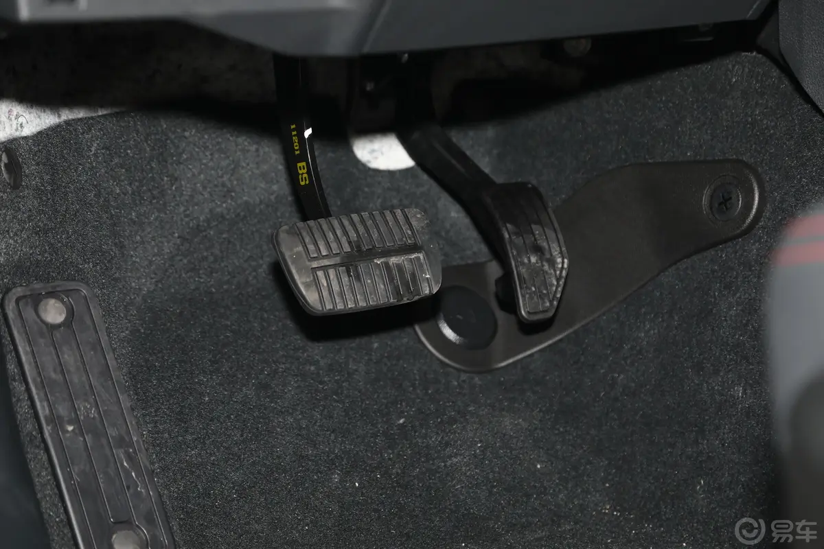 森林人2.0i AWD X运动版EyeSight脚踏板