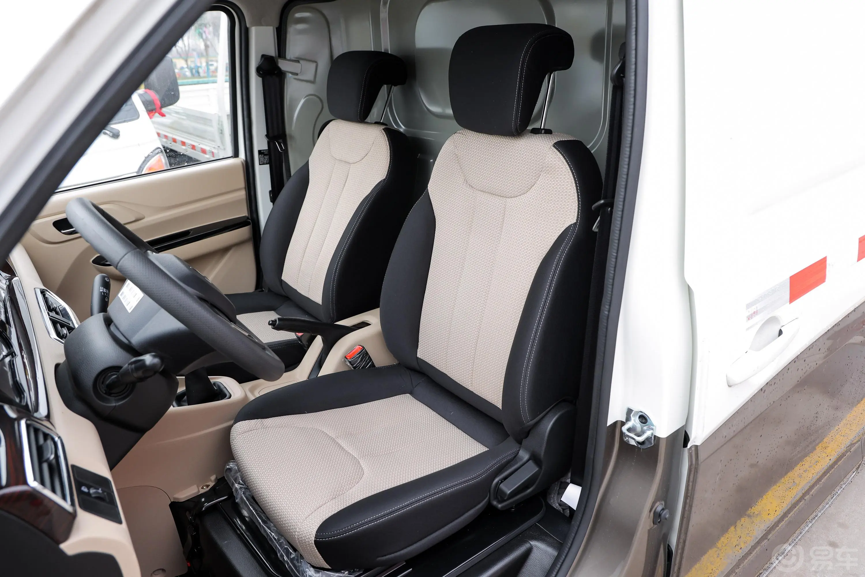 跨越星V71.6L 手动对开门舒适型 2座驾驶员座椅